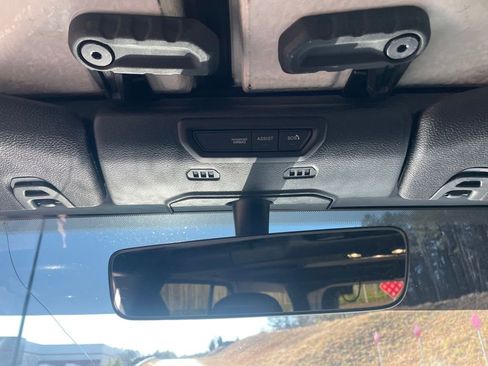 Used 2020 Jeep Wrangler Unlimited Sahara image 20