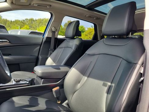 Certified 2025 Kia Sportage EX w/ Premium Package image 13