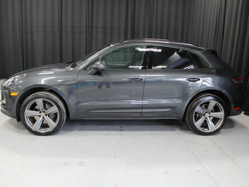 Used 2025 Porsche Macan AWD/4WD image 2