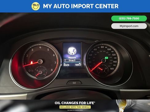 Used 2020 Volkswagen Atlas Cross Sport SE w/ Towing Package image 19