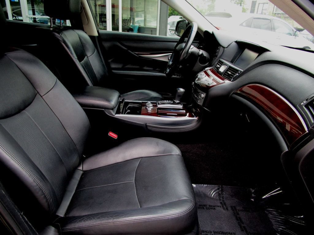 Used 2015 INFINITI Q70 3.7 AWD/4WD image 14