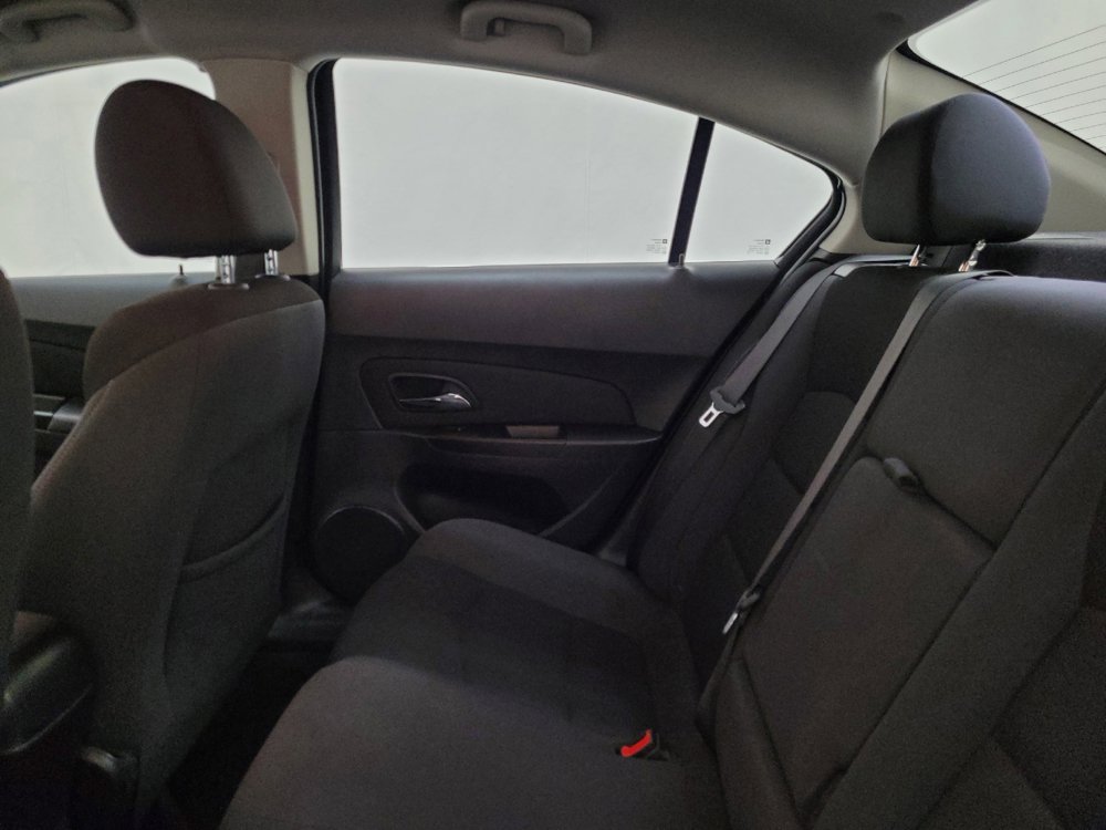 Used 2016 Chevrolet Cruze LT FWD image 18