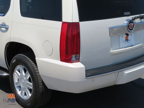 Used 2008 Cadillac Escalade AWD image 13
