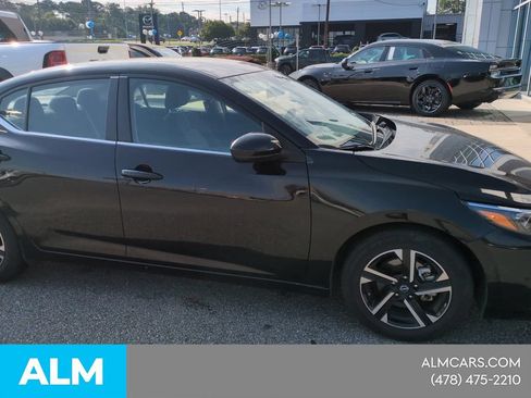 Used 2024 Nissan Sentra SV FWD image 5