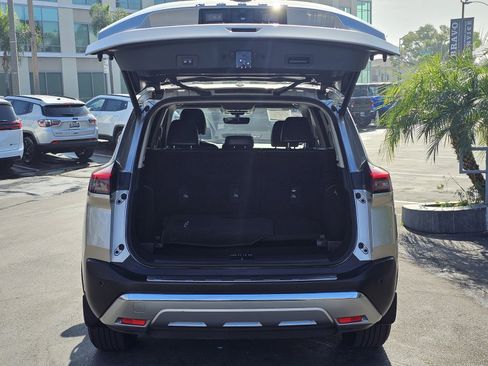 Used 2023 Nissan Rogue Platinum w/ Platinum Premium Package image 7