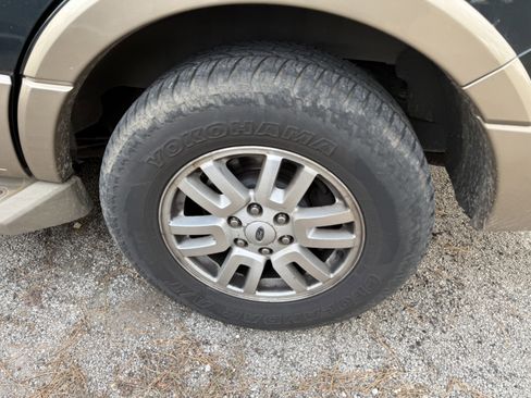 Used 2014 Ford Expedition XLT w/ Equipment Group 201A image 12