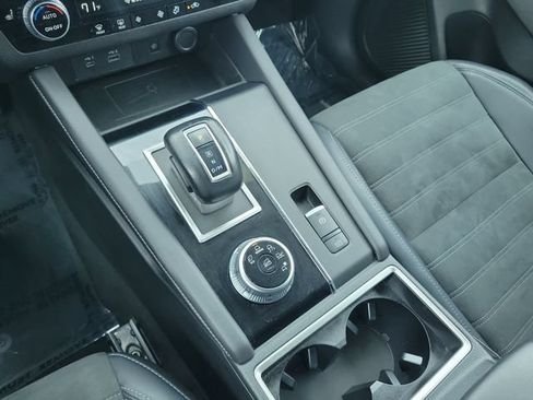 Used 2024 Mitsubishi Outlander SE FWD image 35