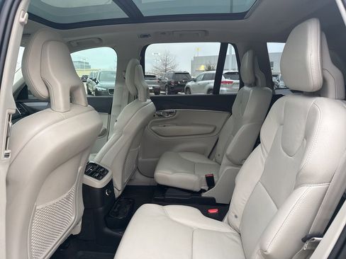 Used 2020 Volvo XC90 T8 Momentum w/ Protection Package Premier image 18