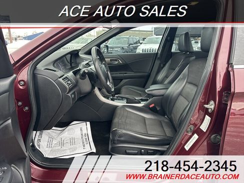 Used 2017 Honda Accord Sport image 10