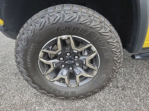 Used 2023 Chevrolet Colorado ZR2 w/ ZR2 Convenience Package III AWD/4WD image 12