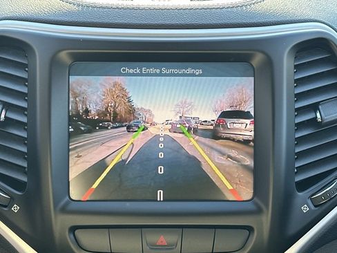 Used 2014 Jeep Cherokee Limited image 34