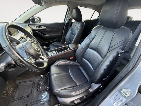 Used 2017 MAZDA MAZDA3 Touring image 10