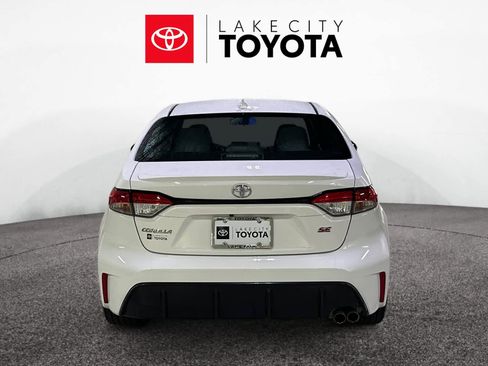 Used 2024 Toyota Corolla SE w/ SE Premium Package image 7