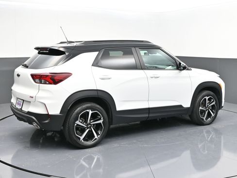 Used 2023 Chevrolet TrailBlazer RS w/ Sun and Liftgate Package image 7