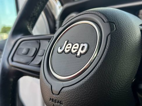 Used 2021 Jeep Wrangler Unlimited Sport AWD/4WD image 29