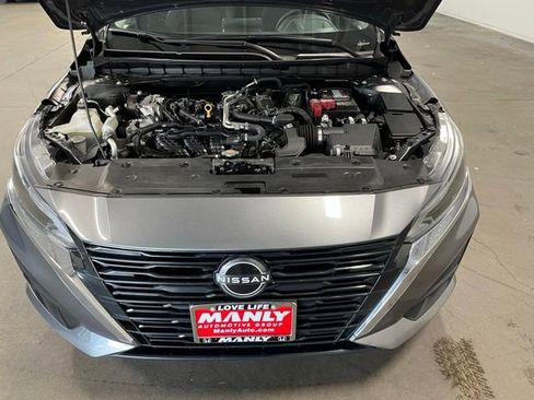 Used 2024 Nissan Altima 2.5 SV FWD image 9
