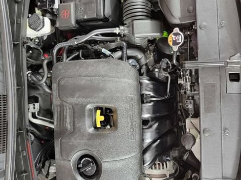 Used 2025 Kia Soul LX w/ LX Technology Package FWD image 33
