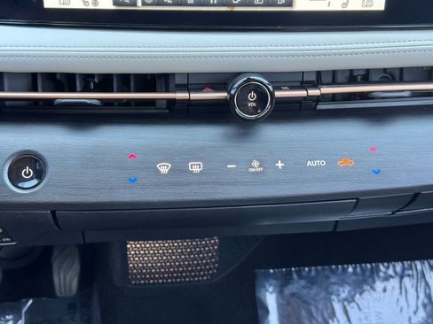 Used 2023 Nissan Ariya FWD image 26