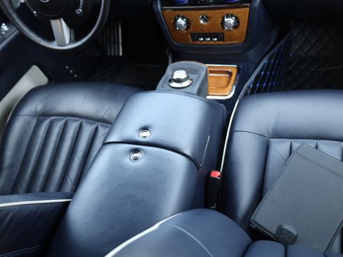 Used 2011 Rolls-Royce Phantom Sedan image 72