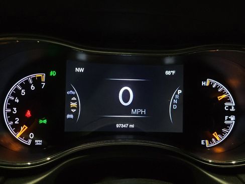 Used 2018 Jeep Grand Cherokee Altitude AWD/4WD image 23