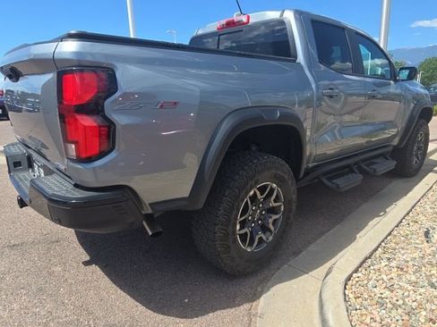 Used 2025 Chevrolet Colorado ZR2 w/ Technology Package AWD/4WD image 17
