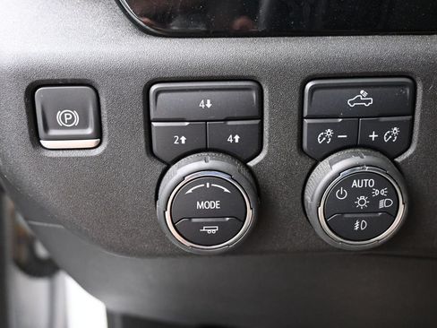 Used 2025 Chevrolet Silverado 2500 LT AWD/4WD image 15