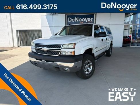 Used 2005 Chevrolet Silverado 2500 LT w/ Heavy-Duty Power Package AWD/4WD image 1