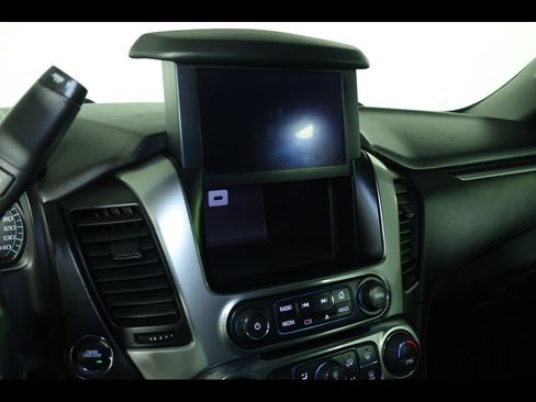 Used 2016 Chevrolet Suburban LT image 24