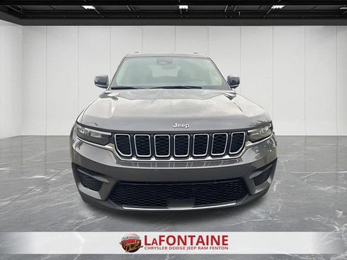 Used 2023 Jeep Grand Cherokee Laredo AWD/4WD image 6