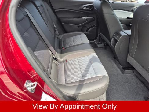 Used 2025 Chevrolet Trax LT w/ LT Convenience Package FWD image 27