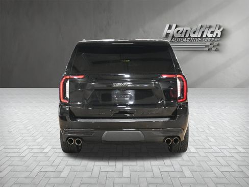 Used 2021 GMC Yukon Denali w/ Denali Premium Package AWD/4WD image 9