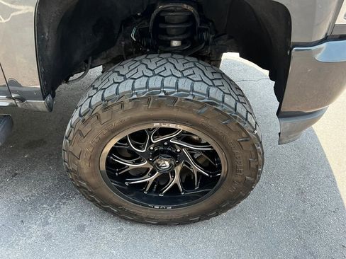 Used 2018 Chevrolet Silverado 1500 High Country AWD/4WD image 12