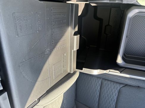 Used 2025 RAM 1500 Big Horn AWD/4WD image 17
