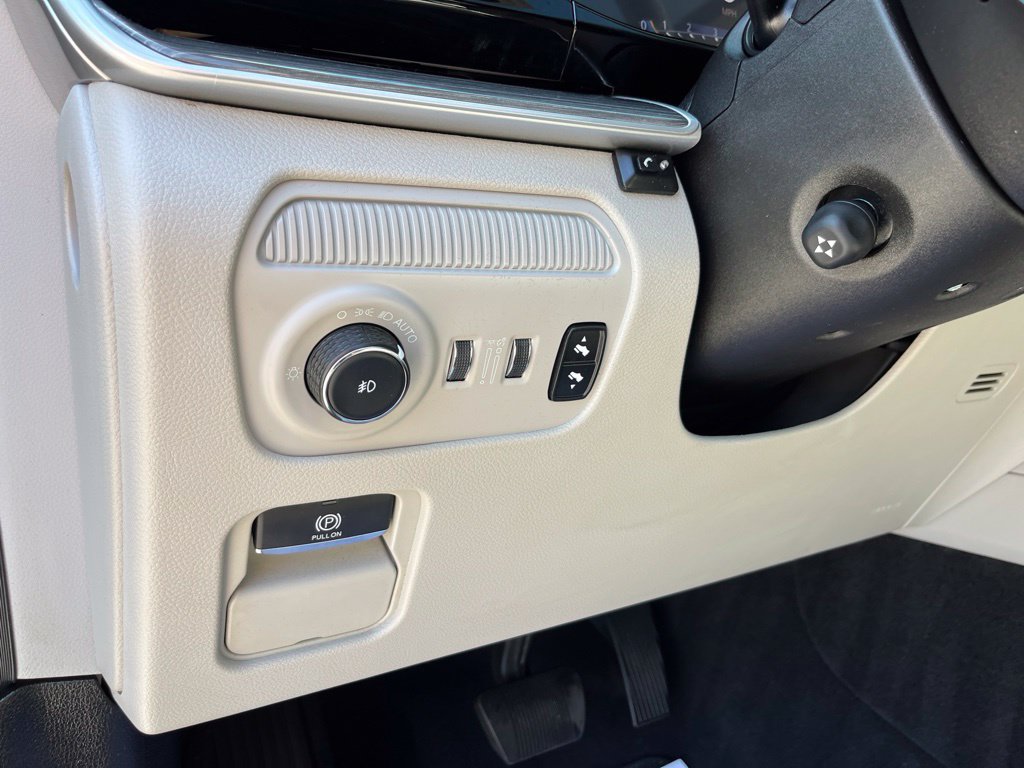 Used 2022 Jeep Wagoneer Series II w/ Premium Group I AWD/4WD image 7