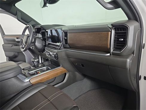 Certified 2023 Chevrolet Silverado 1500 High Country w/ Technology Package image 22