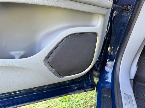 Used 2019 Lincoln Nautilus Reserve w/ Driver Assistance Package image 16