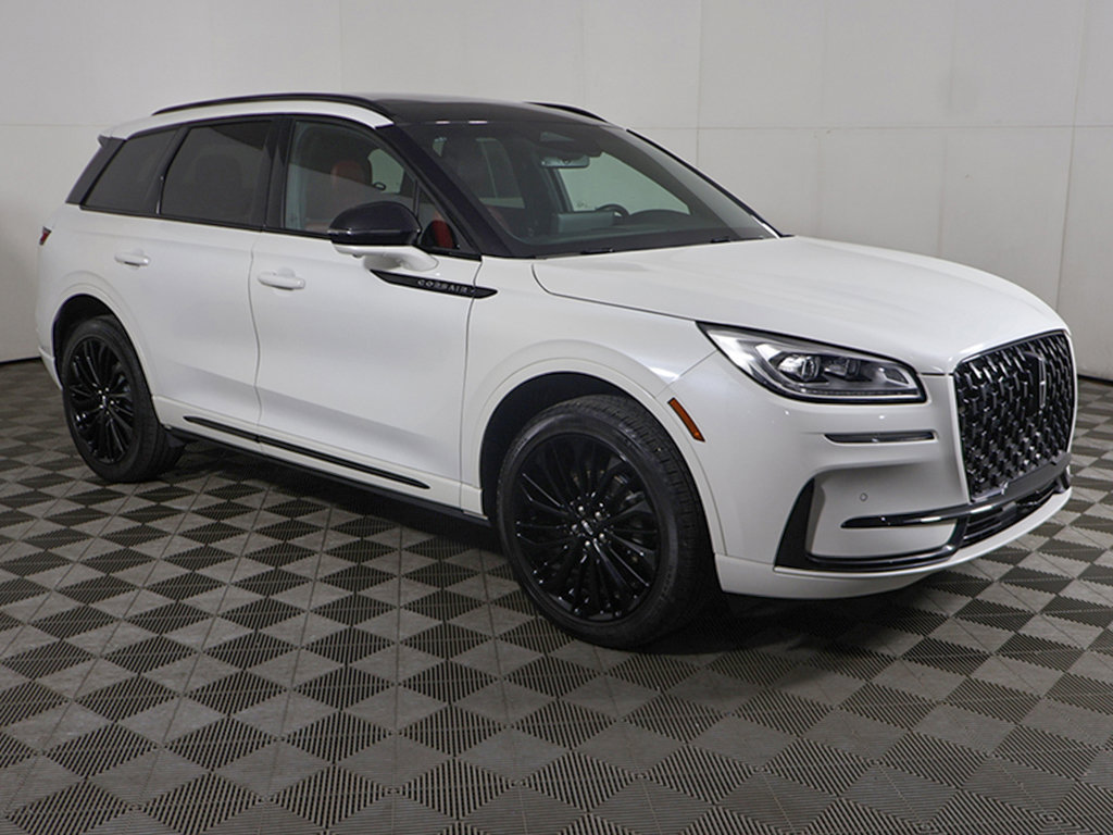 Used 2024 Lincoln Corsair Reserve w/ Equipment Group 201A AWD/4WD image 2