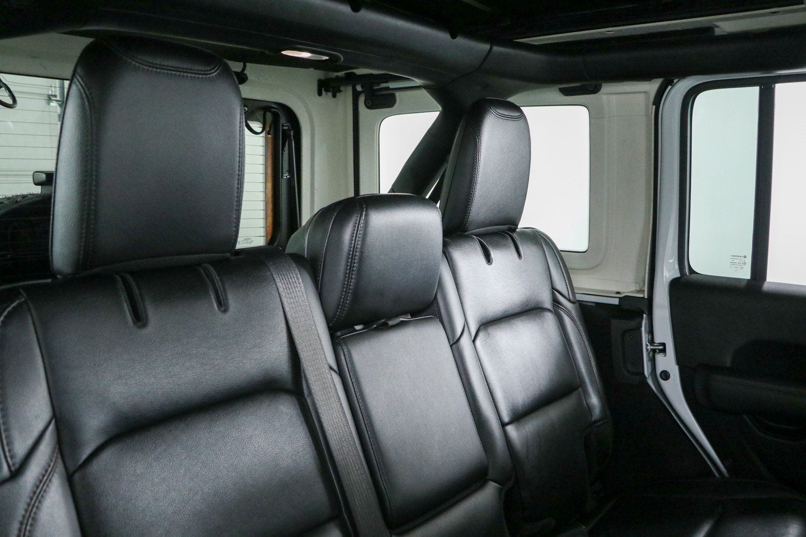 Used 2022 Jeep Wrangler Unlimited Rubicon w/ Dual Door Group (Lowers Only) AWD/4WD image 27