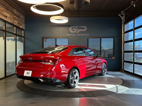 Used 2023 Hyundai Elantra Limited FWD image 3