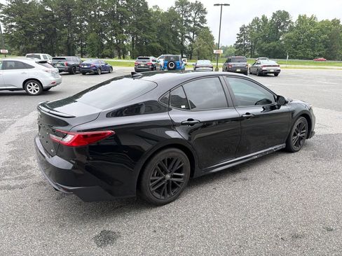 Used 2025 Toyota Camry SE w/ Convenience Package FWD image 10