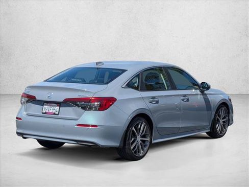 Used 2023 Honda Civic Touring image 5