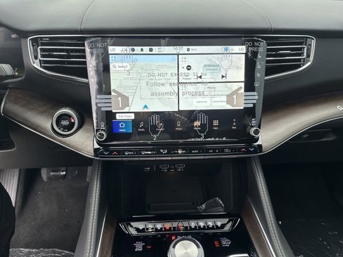 New 2024 Jeep Grand Wagoneer L 4WD image 15