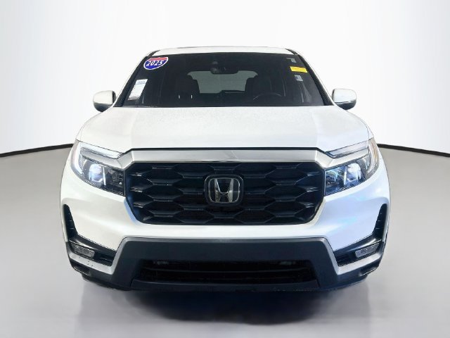 Used 2025 Honda Passport EX-L image 3