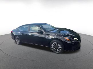 Used 2025 Nissan Altima 2.5 SV FWD video 2