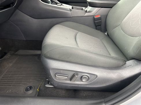 Used 2024 Toyota RAV4 XLE image 27