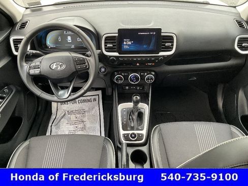 Used 2025 Hyundai Venue Limited FWD image 38