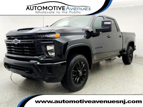 Used 2025 Chevrolet Silverado 2500 Custom w/ Custom Blackout Package AWD/4WD image 1