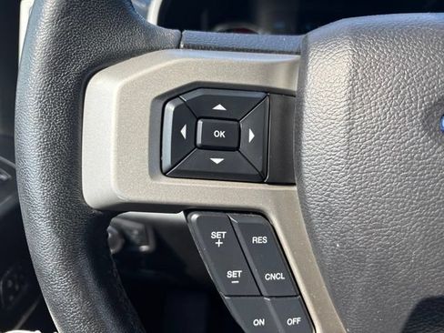 Used 2018 Ford F150 Lariat w/ Equipment Group 502A Luxury AWD/4WD image 19