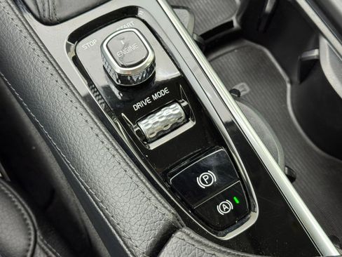 Used 2017 Volvo S90 T5 Momentum w/ Convenience Package image 30