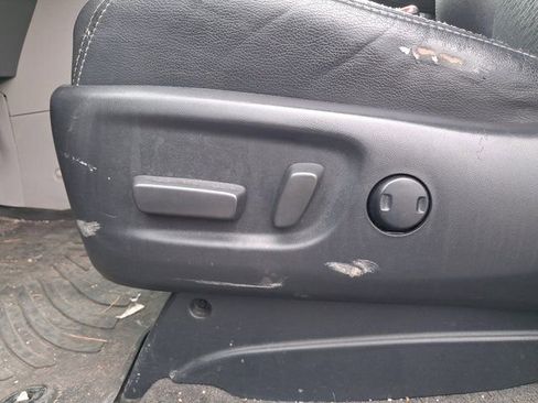 Used 2013 Toyota Sienna SE w/ Premium Pkg w/Entune image 24